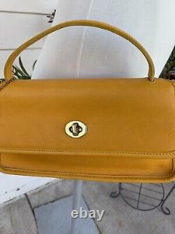 COACH Vintage Yellow Clutch Crossbody Bag Mustard Leather RARE 9044 90s Turnlock