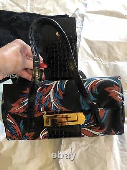 GENUINE 90's GIANNI VERSACE VINTAGE SIGNATURE DESIGN BAGUETTE STYLE HANDBAG